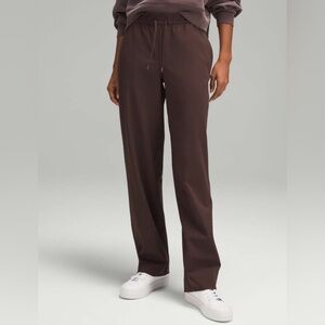 Lululemon Straight-Leg Mid-Rise Pant Luxtreme